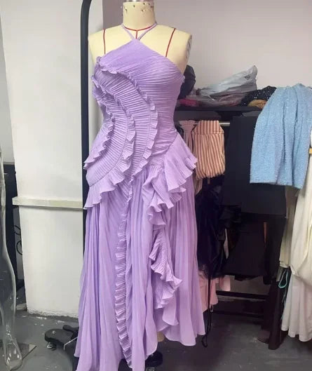 Chic pleated halter neck long vacation dress.